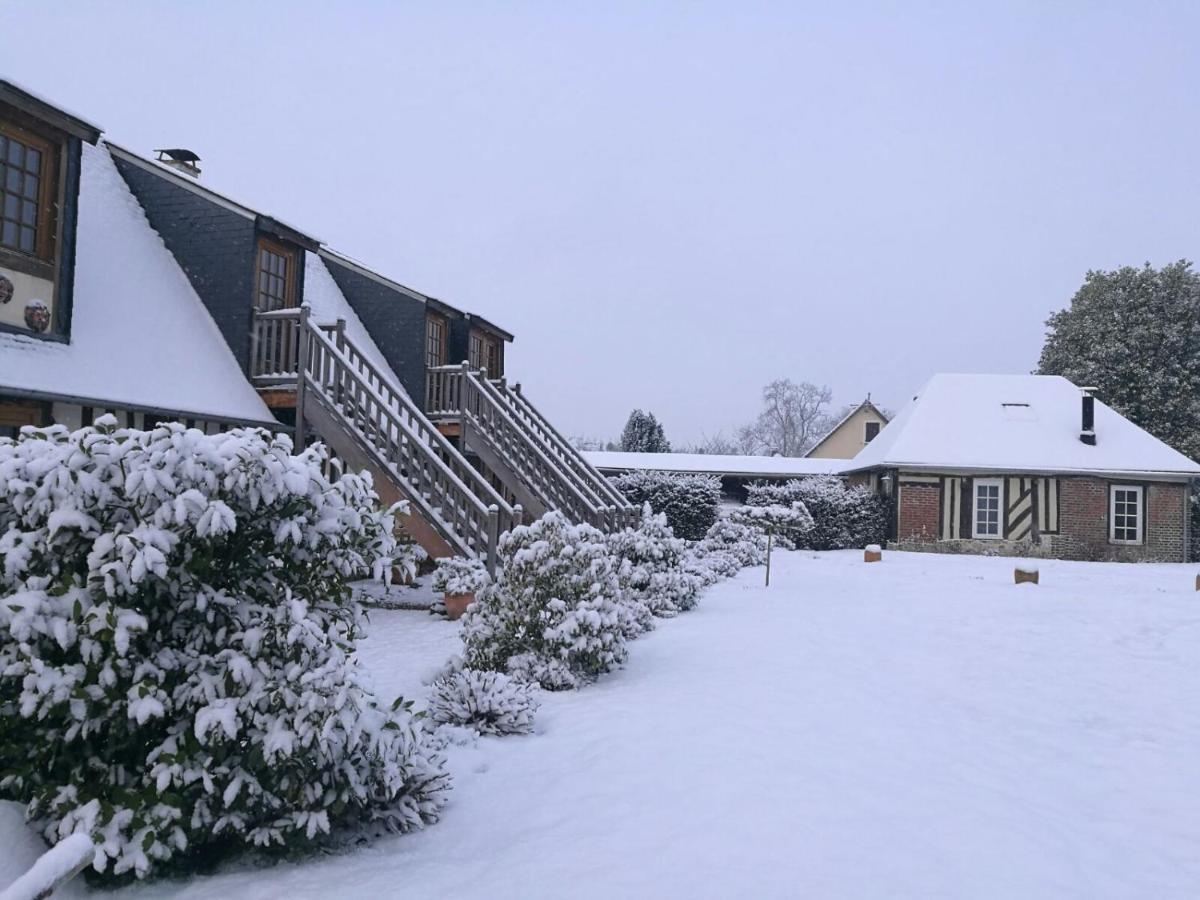 - Le Clos Aux Masques Bed and breakfast