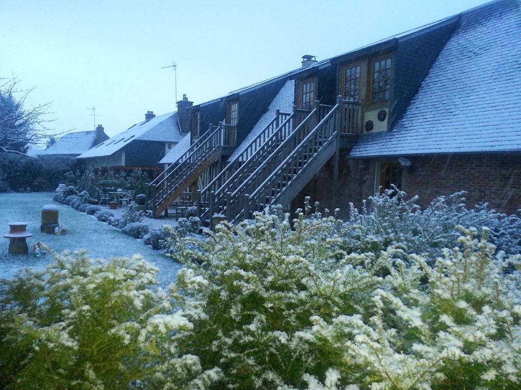 - Le Clos Aux Masques 3*