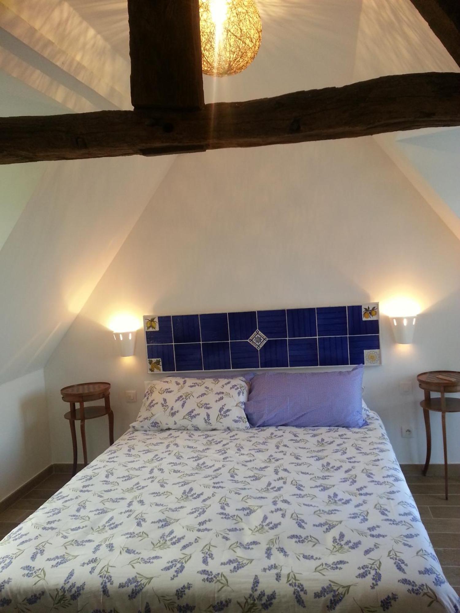 - Le Clos Aux Masques Bed and breakfast