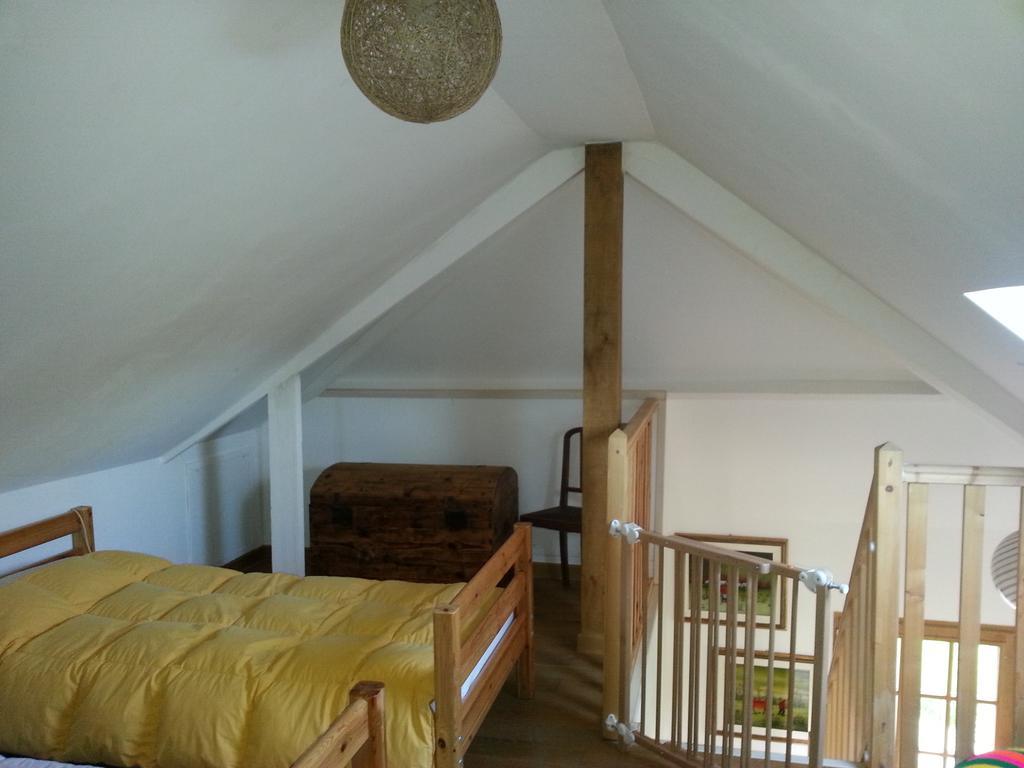 - Le Clos Aux Masques Saint-Pierre-Azif