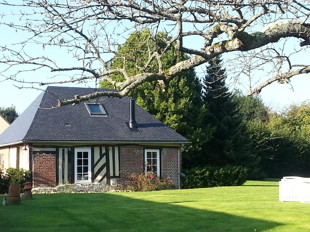 - Le Clos Aux Masques